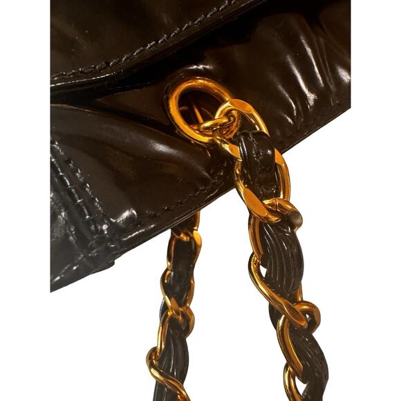 Authentic CHANEL Vintage Black Patent Leather Shoulder Bag 1980s Era - Picture 5 of 15
